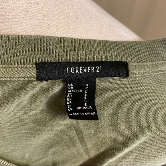 Forever 21 Las Vegas Motorcycle graphic tee - Picture 10 of 10